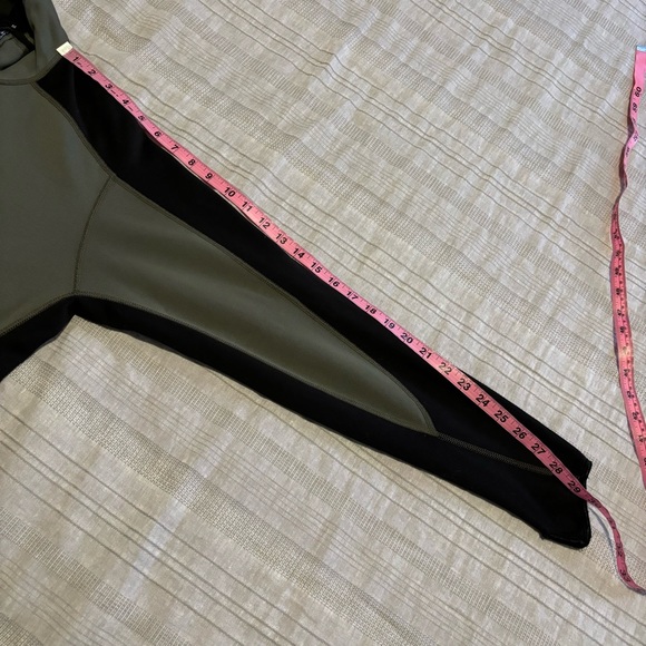 Men’s Mountain Hardwear Polartec Fleece Jacket - Picture 9 of 9